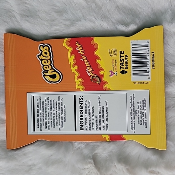 🔥 Flaming Hot Cheetos Eyeshadow Palette - Picture 2 of 4